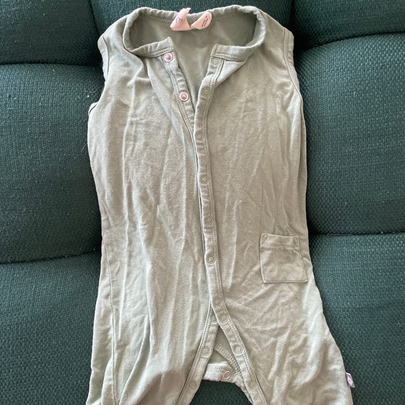 Kyte BABY Other - Sleeveless Kyte Baby romper